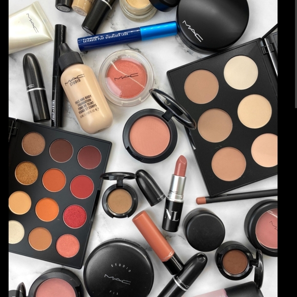 MAC COSMETICS! LIKE TO BE NOTIFIED! - Picture 1 of 1